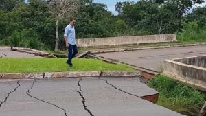 Vereador Claudemir Portugal atende moradores da região norte de Palmas com reclamações sobre ponte do Parque Sussuapara